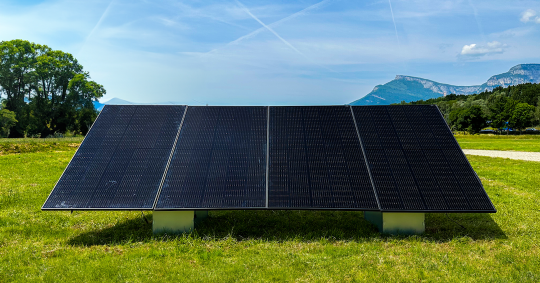 Panneaux solaires : un kit à monter soi-même dans son jardin chez Oscaro  Power - WE DEMAIN