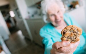 Habitudes nutritionnelles des centenaires : des manies à prendre avec des pincettes