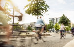 Mettre en avant les bénéfices santé plutôt que l’argument écologique pour verdir les villes ?