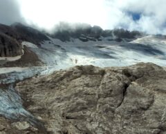 Glacier de la Marmolada : 98 terrains de football « évaporés » depuis 2019