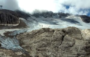 Glacier de la Marmolada : 98 terrains de football « évaporés » depuis 2019