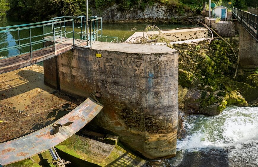 barrage de rivière jura