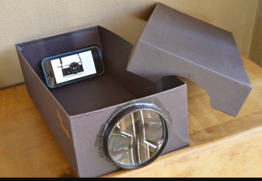 Comment fabriquer un vidéoprojecteur avec une boîte à chaussures et un  smartphone - WE DEMAIN
